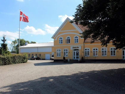 Ophold m/4-retter og vin ved den dansk/tysk grænse på Hotel Frøslev Kro