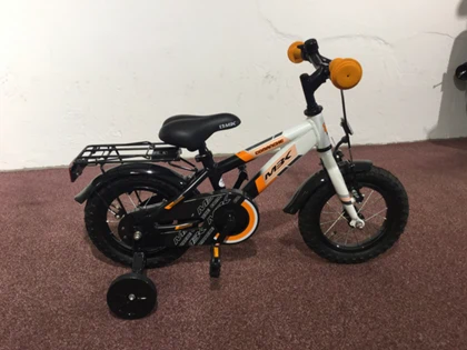 Touhou Shredded køber MBK 12” børnecykel fra Pandrup Cykler