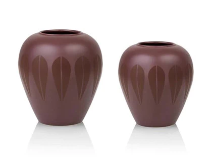 Lotus Vaser i Mørkerød fra Lucie Kaas - H17 cm, H11 cm
