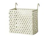 En beige opbevaringskurv i plast med runde huller og to kroge til ophængning, vist på en hvid baggrund.
