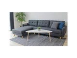 Komfortable loungesofa med chaiselong i mørkegrå - Fås både højre- og venstrevendt.
