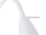 Nærbillede af en moderne hvid lampe med en fleksibel, ribbet hals og en kegleformet skærm på en hvid baggrund.