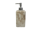 En rektangulær sæbe- eller lotiondispenser med en marmoreret beige og brun struktur og en sølvfarvet pumpetop.