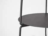 Auka flower stand Charcoal i metal fra Woud