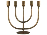 Bronzefarvet femgrenet menorah med en rund base, designet til at holde fem lys.