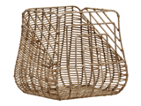 Et vævet rattan-magasinholder med skrå front og lodrette skillevægge, designet til opbevaring af magasiner eller mapper.