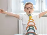 PLAY Puttekasse og regnbue puslespil i multi fra FLEXA
