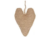 Et håndlavet, hjerteformet ornament lavet af brun vævet jute med en løkke i toppen til ophængning.