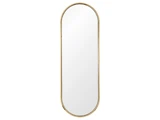 Et ovalt, lodret orienteret spejl med en tynd, guldfarvet ramme mod en hvid baggrund.