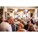 Café Peace - Vin-arrangement for 20 personer med tapas i deres vinkælder