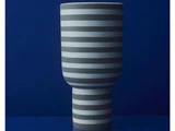 VARIA skulpturel vase fra AYTM - Ø15xH30 cm