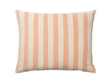Rektangulær pude med lodrette ferskenfarvede og hvide striber, vist mod en hvid baggrund.
