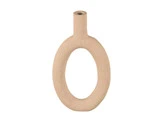 En beige, struktureret keramikvase formet som en lodret, oval ring med en smal, cylindrisk hals i toppen.