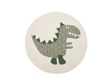 Rundt tæppe med en grøn dinosaur i tegneseriestil med mørke pletter og pigge på en ensfarvet, off-white baggrund.