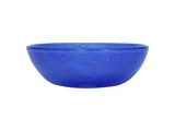 En almindelig, rund blå skål med glat overflade, set fra siden mod en hvid baggrund.