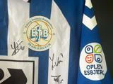 Esbjerg FB 2024/2025 trøje med autografer