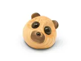 En lille, rund bjørnefigur af træ med store sorte øjne, mørke ører og en snude på en hvid baggrund.