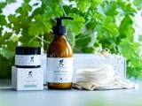 Facial Essentials Box fra grums (ansigtscreme, 50 ml + rensemælk, 200 ml + genanvendelige rondeller)