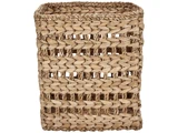 Rektangulær flettet kurv lavet af naturligt strå eller flet med et åbent, luftigt vævemønster.