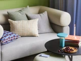 Rhythmic pude i beige, orange og sort 40% bomuld, 25% hør og 35% polyester fra Hübsch