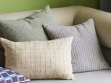 Rhythmic pude i beige, orange og sort 40% bomuld, 25% hør og 35% polyester fra Hübsch