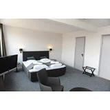 Overnatning for 2 personer i stort dobbeltværelse på Hotel Vojens