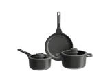 Et sæt bestående af tre mattsorte non-stick-pander, herunder en stegepande, en gryde med låg og en kasserolle med låg.