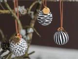 Mette Ditmer, GLOBE, Julekugler, Sort, Porcelæn, Sæt af 3 stk., Ø:3,5 x H:12 cm