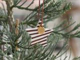 Mette Ditmer, Star, Juleophæng, Valnød, Porcelæn, B:5-6 x H:14 cm