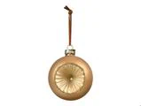 Rundt julepynt i champagnenuance med en fordybning og ribber i midten samt en brun læderløkke til ophæng.