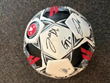 FC Midtjylland fodbold med autografer