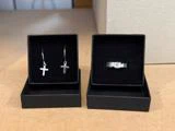 Gia øreringe m. kors & Nina ring i sterling sølvbelagt messing fra GRUNDLED