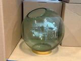 AYTM, Globe, Vase m. fod, Grøn, Guld, Glas, Rustfrit stål, Dia:21 x H:21 cm