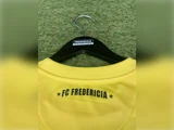 #90 Valdemar Birksøs trøje i str. XL fra FC Fredericia - Vejle B. 20. september
