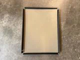 LIND DNA, Large Square Bakke, Mørkegrøn/Natur, Aluminium, Læder, B:37 x L:47 x H:3,5 cm