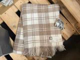 Juta plaid i brun og råhvid i 50% alpaca og 50% merino uld fra Silkeborg Uldspinderi