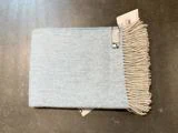 Danaja Herringbone plaid i blå og grå i 100% uld fra Silkeborg Uldspinderi