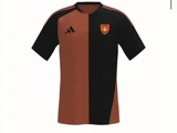 Fodboldtrøje i to farver – sort og rustorange – med Adidas-logoet og Hillbro Fodbolds klubmærke på brystet.