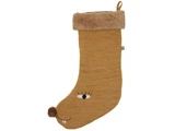En brun julestrømpe med en lodden manchet, der er dekoreret som et dyreansigt med broderede øjne, en pompon-næse og små hvide hugtænder.