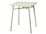 Et lille, firkantet, beige klapbord med metalben og flad plade, vist på en almindelig hvid baggrund.