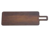 Et rektangulært skærebræt i mørkt træ med et håndtag i højre side på en hvid baggrund.