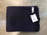 Vika 3006 plaid i dark navy i 100% New Zealand uld fra Silkeborg Uldspinderi