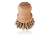 En rund opvaskebørste af træ med stive, naturlige børster og et håndtag med knop, mærket HUMDAKIN på toppen.