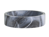 En rund, mørkegrå marmorskål med hvide årer, set forfra mod en hvid baggrund.