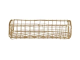 En rektangulær, lav trådkurv med et åbent gitterdesign og en lys brun eller guld farve, vist på en hvid baggrund.