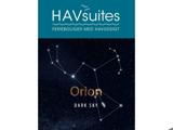 En mørk himmel med stjernebilleder og stjerner; teksten lyder HAVsuites Ferieboliger med havudsigt og Orion Dark Sky.