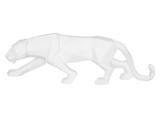 En lavpoly hvid skulptur af en gående stor kat, der ligner en panter eller leopard, vist i profil.