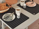 6 stk. Stripe dækkeservietter fra OYOY - Antracit