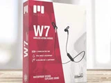 Æske med MIIEGO W7 trådløse action-ørepropper, der viser billeder af ørepropperne og fremhæver 12 timers batteri, vandtæt design og letvægts- og ultra-mini-størrelse.