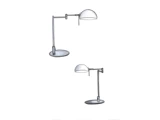 To sort-hvide skitser af justerbare skrivebordslamper med runde sokler og kuppelformede skærme, vist fra forskellige vinkler.